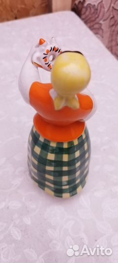 Статуэтки фарфоровые