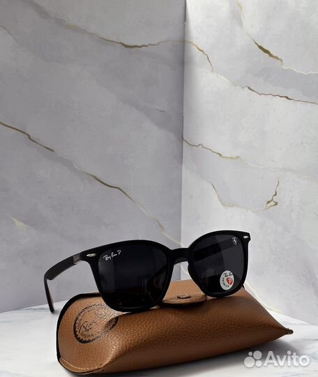 Солнцезащитные очки Ray Ban