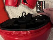 Боксерские перчатки шлем и наколенники everlast