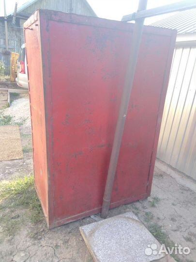 Шкаф стальной