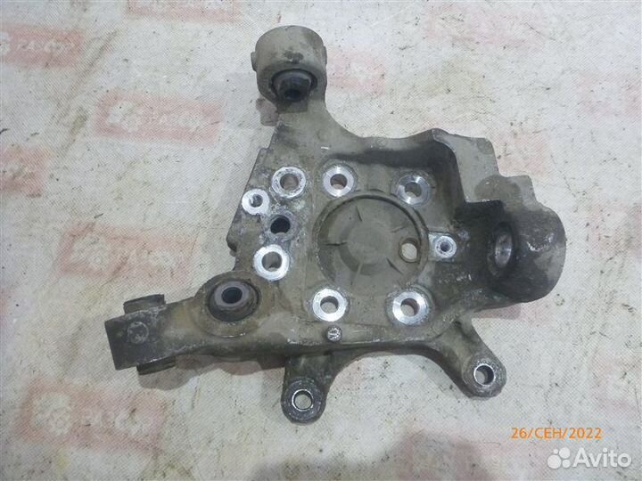 Кулак поворотный задний левый Nissan Teana J31