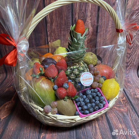 Фруктовая корзина на подарок