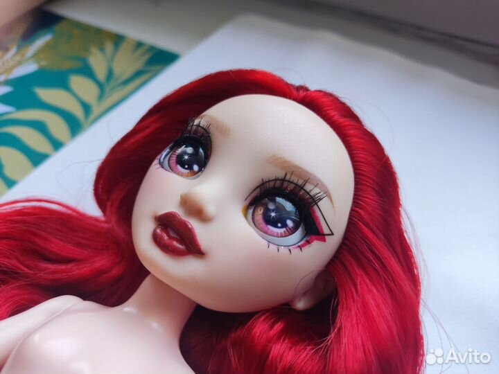 Rainbow High Ruby подиумная, тело Джетт, глаза Кии