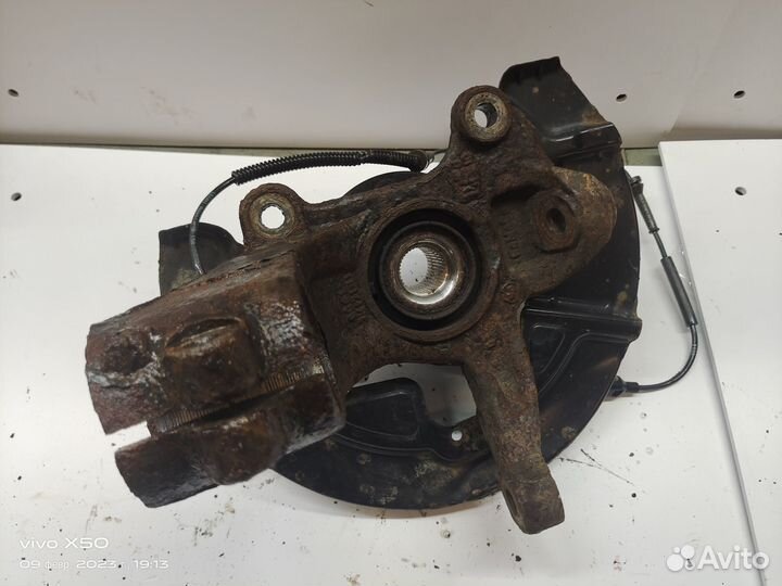 Кулак поворотный передний левый Freelander 2 2007