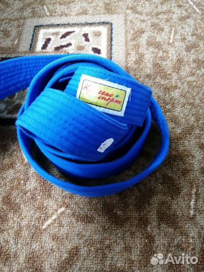 Кимоно(халат), синий пояс, защита, шлем, перчатки