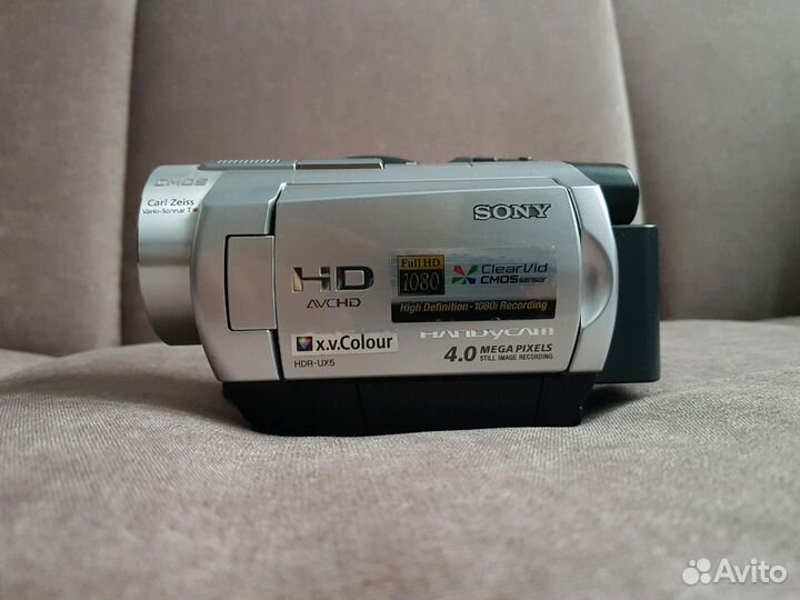 Видеокамера Sony HDR-UX5