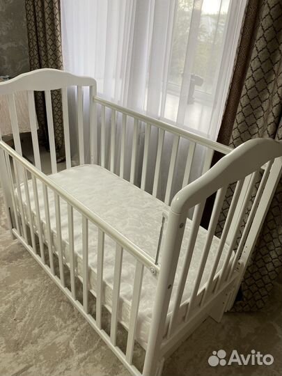 Кровать с матрасом