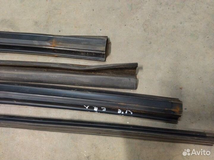 Уплотнитель стекла двери Nissan Skyline V35 VQ25DD