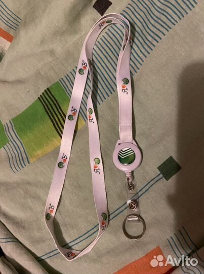 Держатель Сбербанк с рулеткой для пропуска и тп