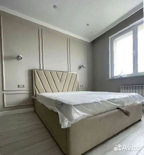 Кровать двуспальная новая мягкая