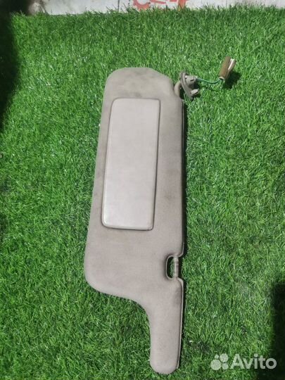 Козырек солнцезащитный передний левый Toyota