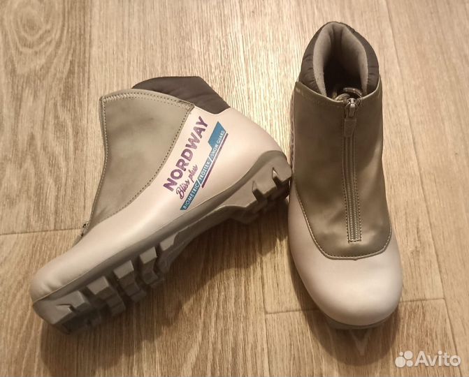 Лыжные ботинки