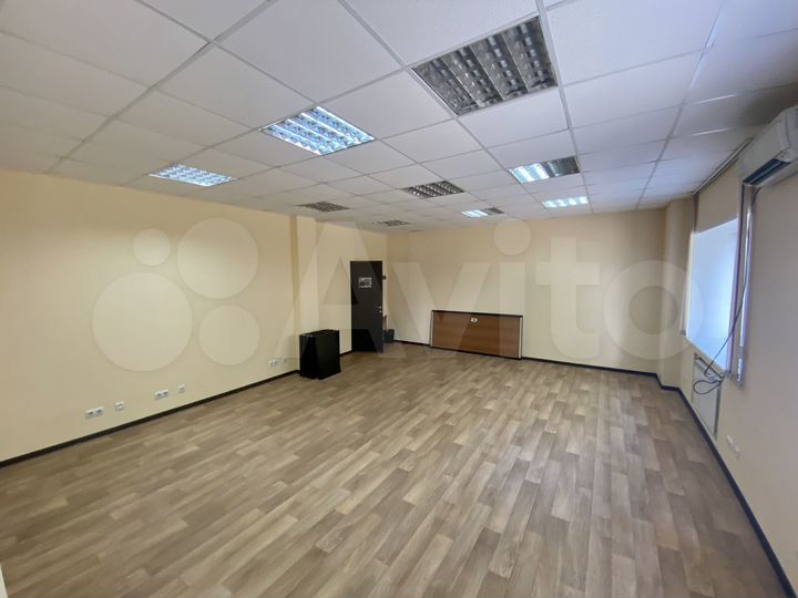 Офисы с мебелью: 15, 22, 59, 54м²;