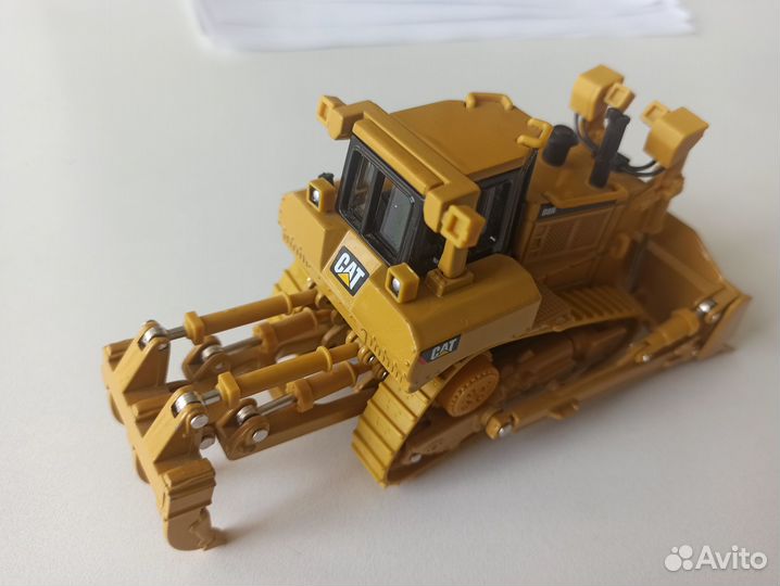 Модель бульдозера Caterpillar D8R 1:50