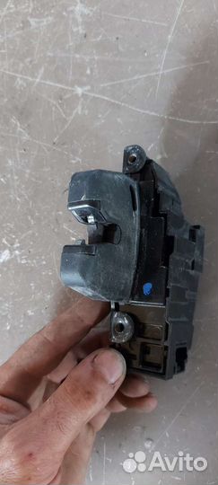 Замок багажника Peugeot 308