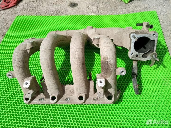 Коллектор впускной Kia Spectra