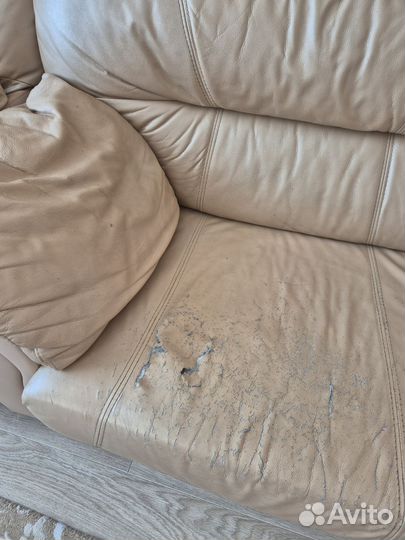 Диван с креслом