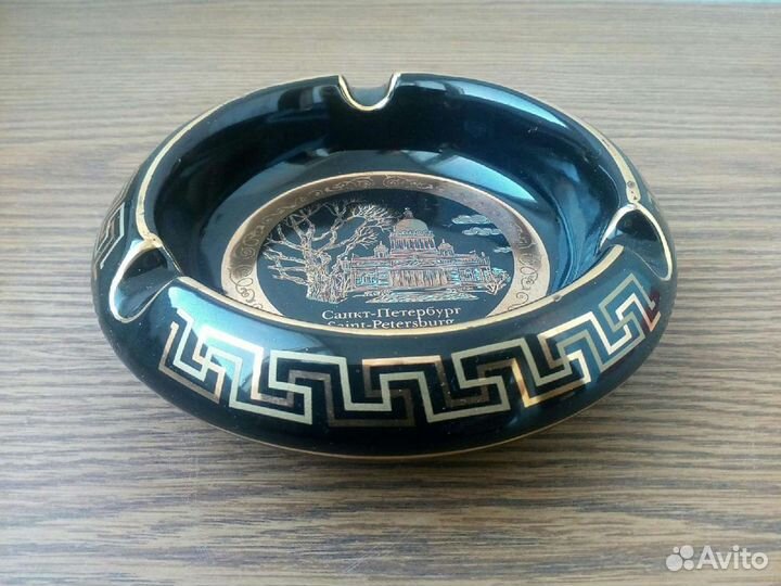 Фарфоровая пепельница