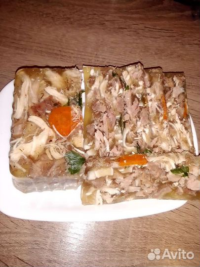 Пельмени, голубцы,салаты,холодец