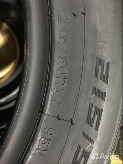 Windforce Snowblazer UHP 215/50 R17 95V