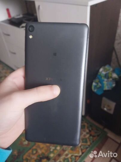 Телефон Sony e5
