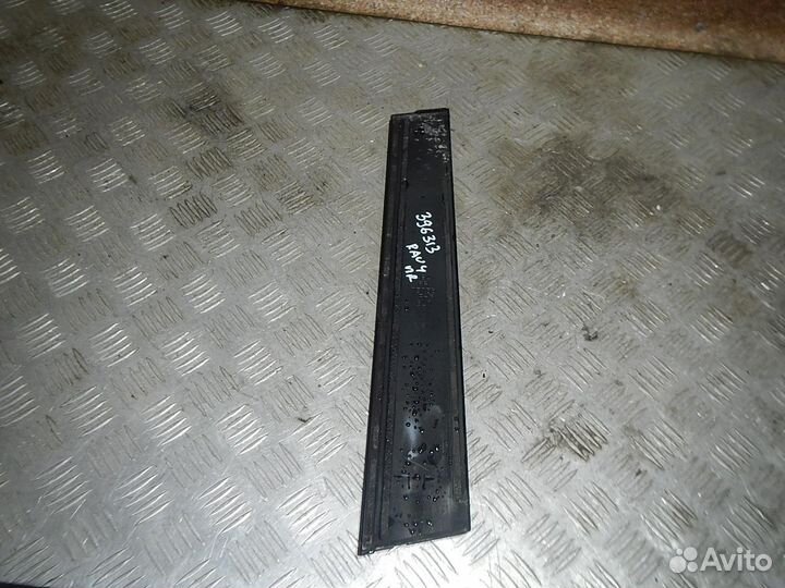 Накладка двери передней правой, Toyota -RAV4 (19)