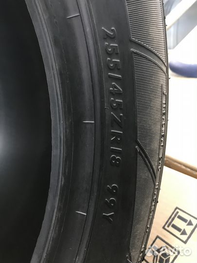 Dunlop SP Sport Maxx 255/45 R18