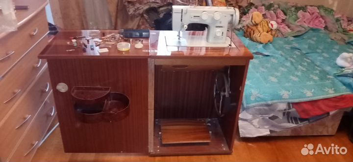 Швейная машина Подольск 142