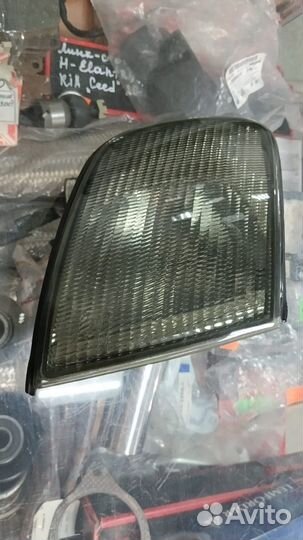 Поворотник Audi A100