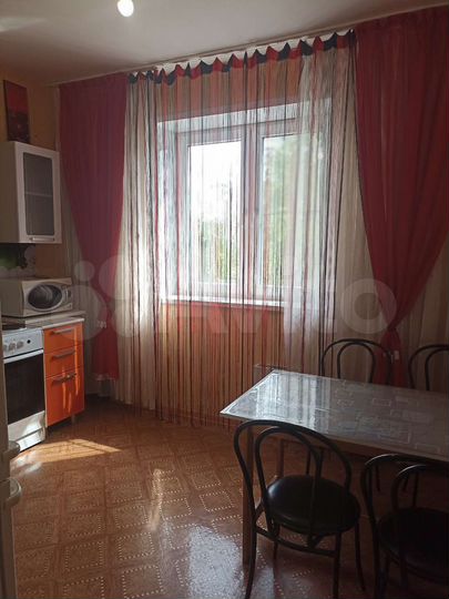 2-к. квартира, 67 м², 3/10 эт.