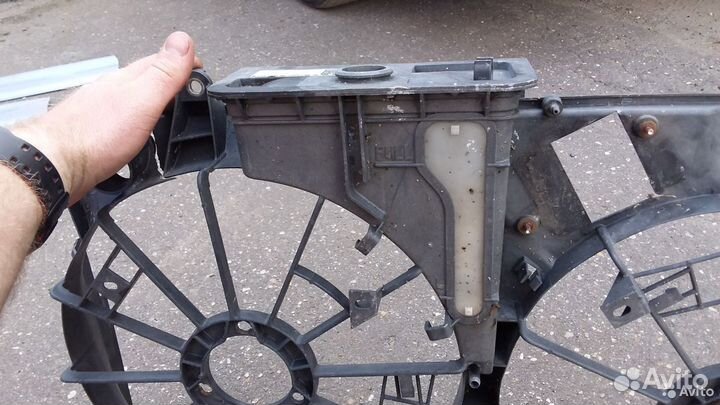 Диффузор радиатора Toyota Celsior Lexus LS430