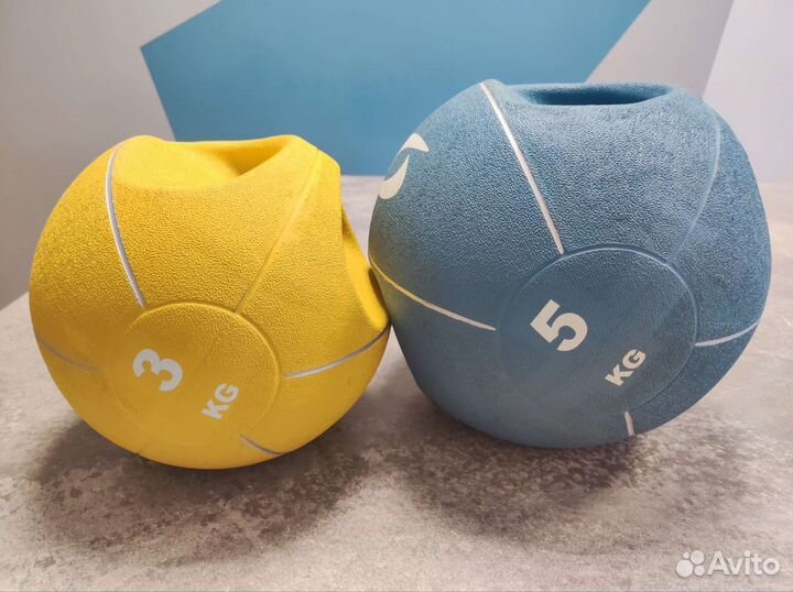 Медицинбол с хватами