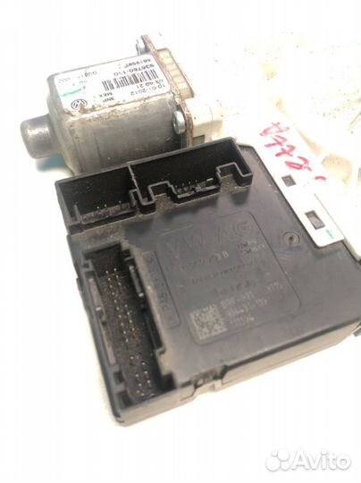 Моторчик стеклоподъемника передний левый Vw Jetta