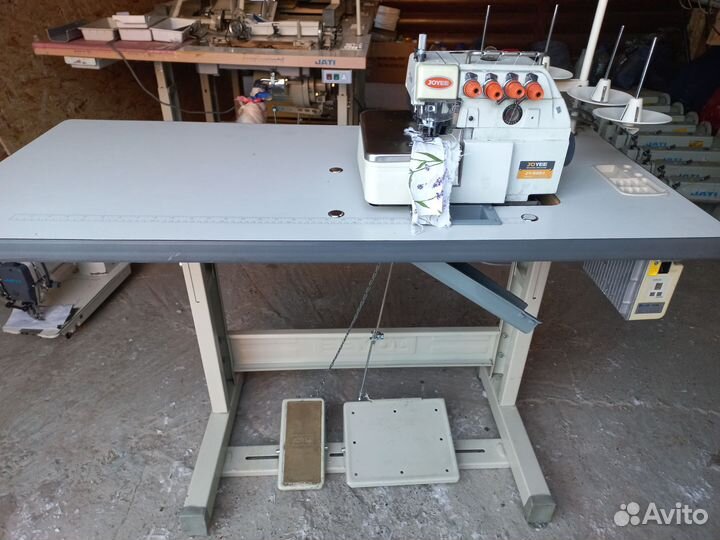 Промышленный 4-х ниточный оверлок