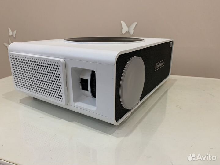 Проектор и экран с электроприводом