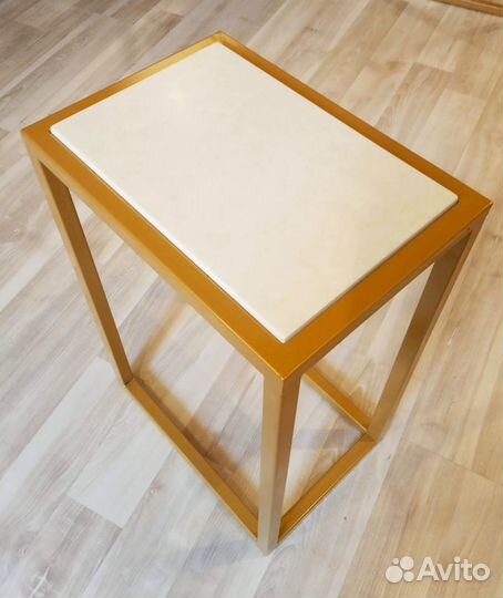 Столик журнальный