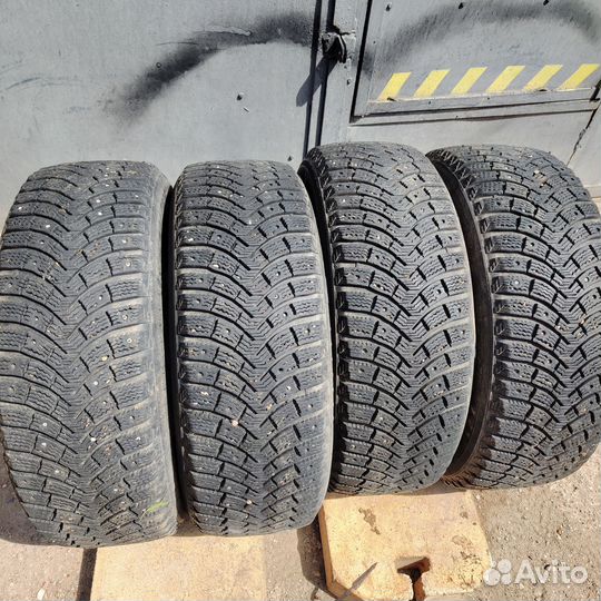 Michelin X-Ice North 215/65 R16