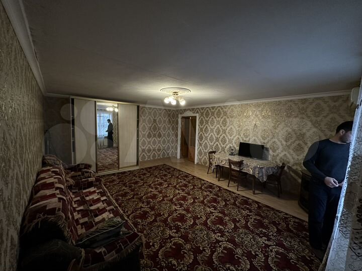 2-к. квартира, 58 м², 3/5 эт.