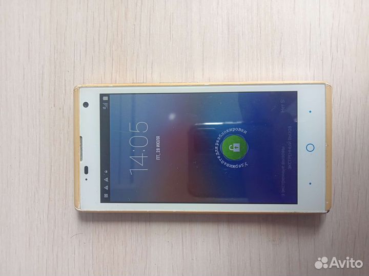 Телефон ZTE