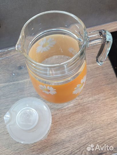 Кувшин,графин для напитков. Тарелки,посуда