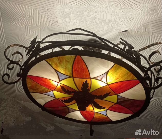 Люстра потолочная кованая 60см с витражом