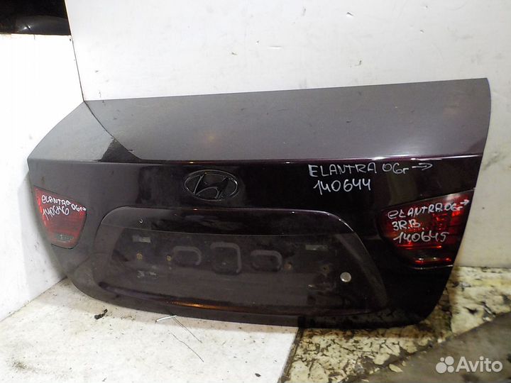 Фонарь задний левый Hyundai Elantra