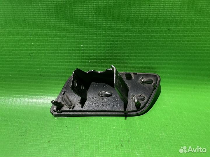 Крышка форсунка омывателя правая Audi A3 2003-2008