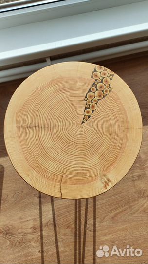 Подставка под цветы из дерева