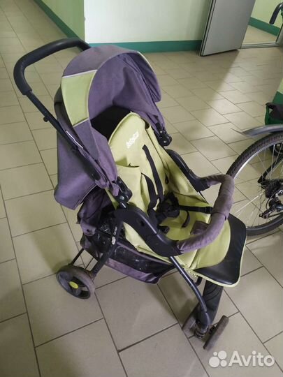 Прогулочная коляска