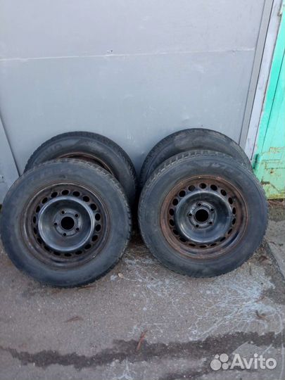 Колеса в сборе r15 зимние стояли на Рено Флюенс