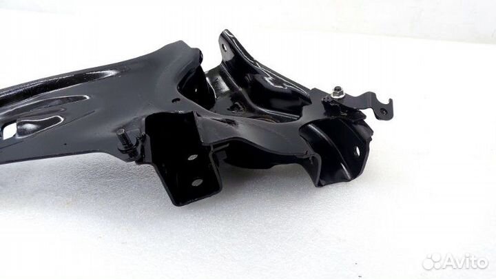 Рычаг продольный задний правый Mitsubishi