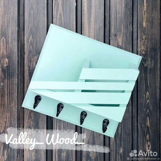 Полка настенная с крючками