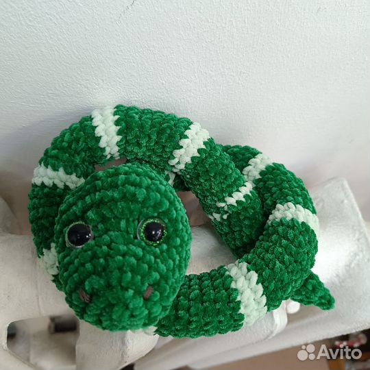 Змейка вязаная