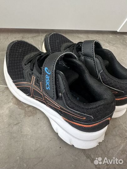 Кроссовки asics 28р